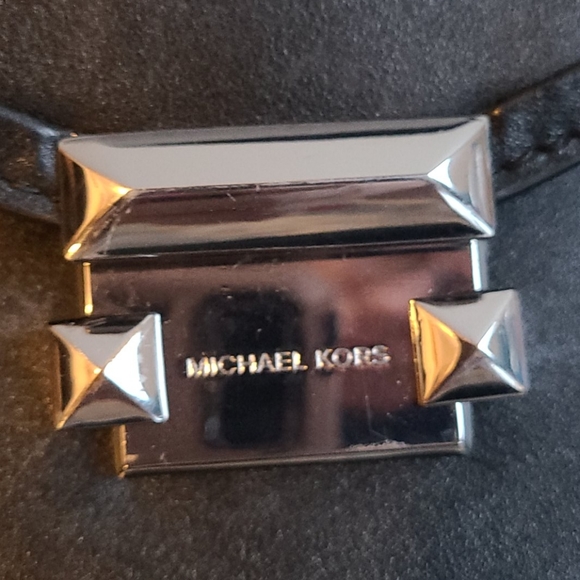 EUC Michael Kors - Picture 7 of 9